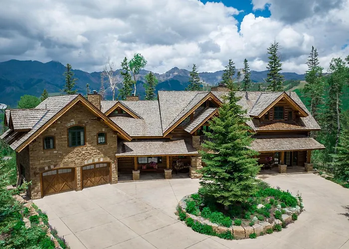 Hilltop Hideaway By Exceptional Stays