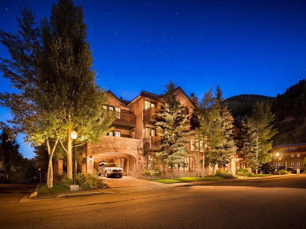Hotel The 4*