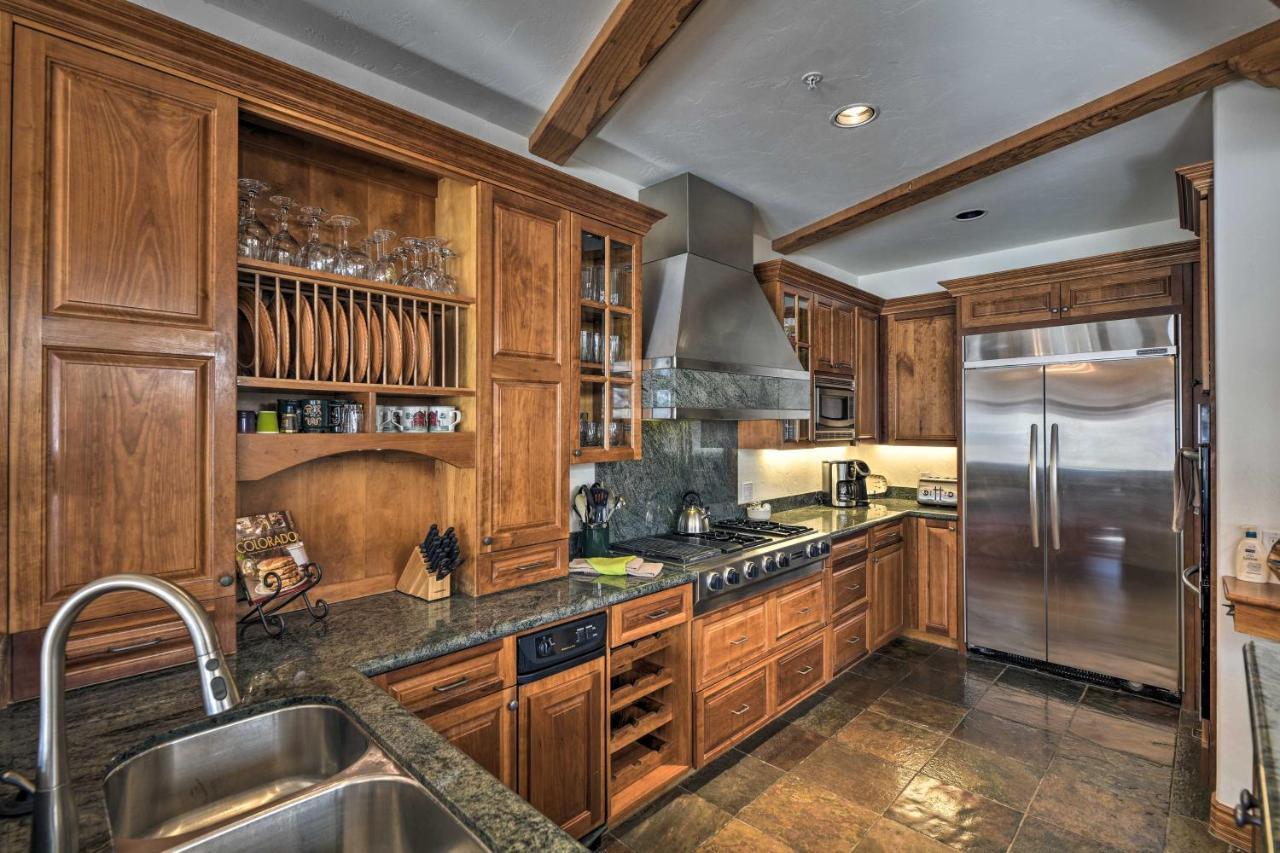 Holiday home Luxurious Ski-inandski-out Mountain Escape