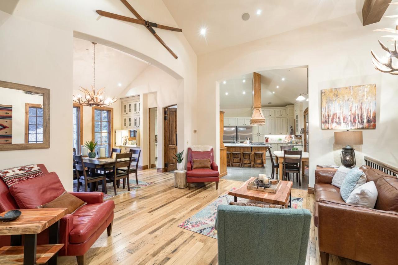 Twin Elk By Exceptional Chalet *