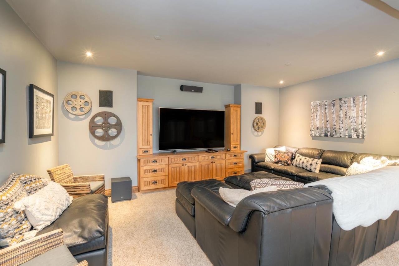 Chalet Twin Elk By Exceptional