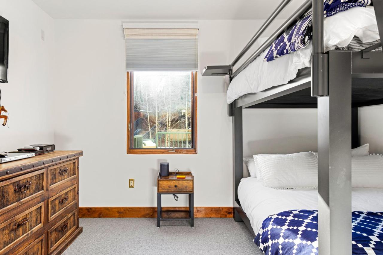Apartment Dakota Place 7 *