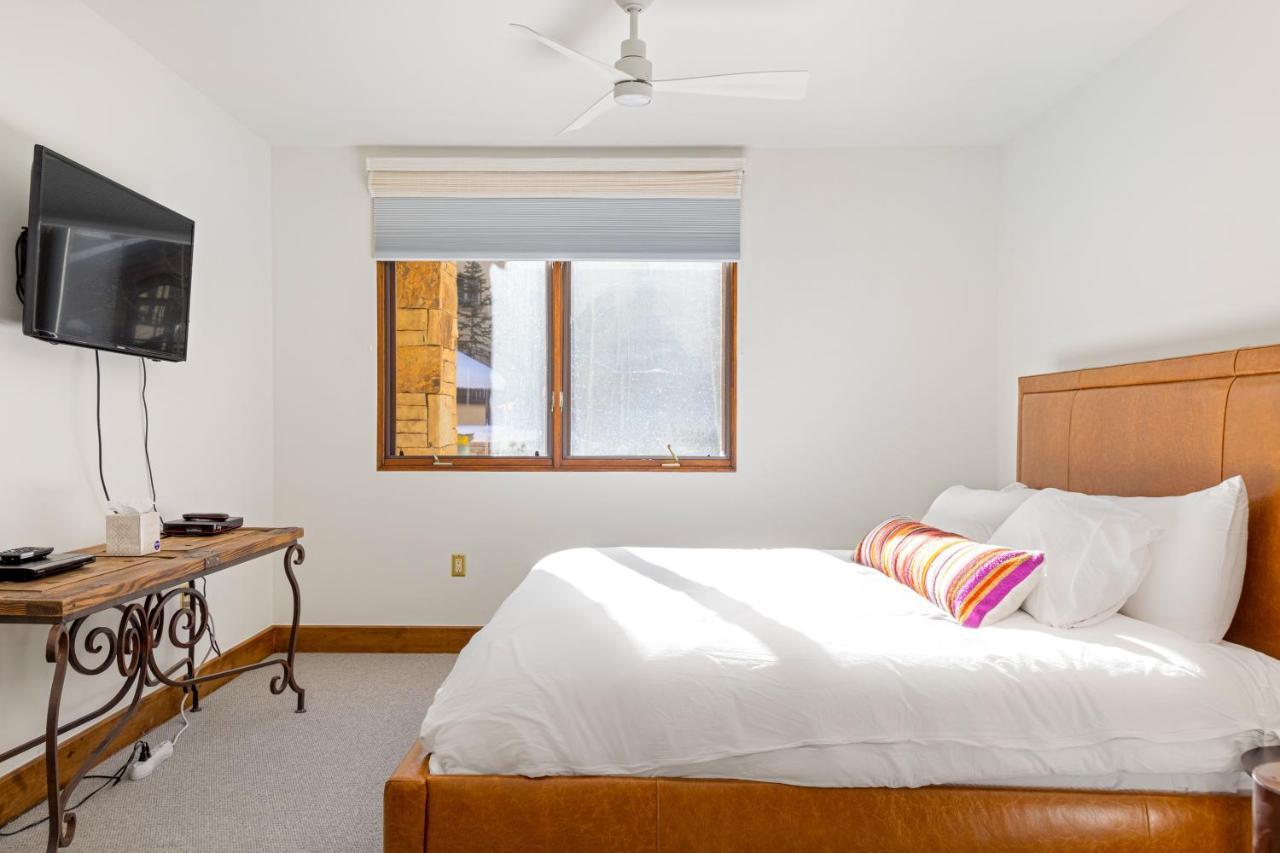 Apartment Dakota Place 7 *