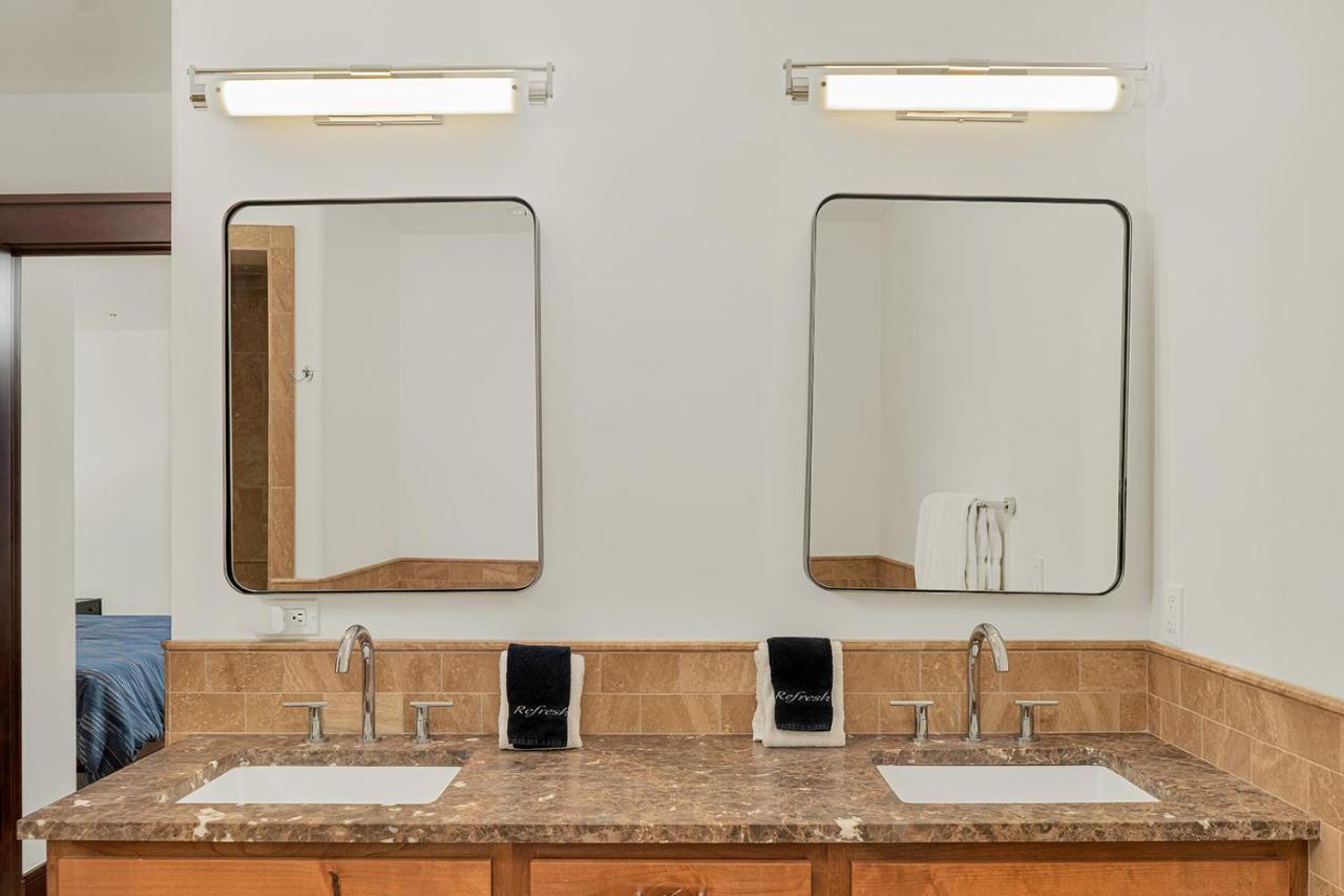 Apartment Ballard 203 Downtown Condo Postcard Views - 2Bd 2.5Ba Sleeps 4 *