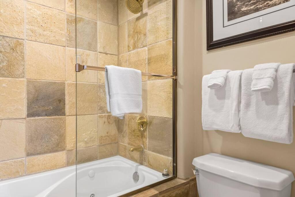 Aparthotel Blue Collar Boutique: Affordable Adventure *