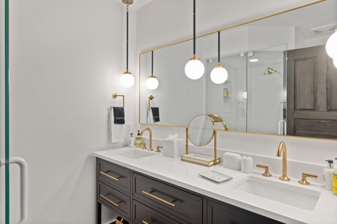 Diamondtooth 4 Scarlet Dove Telluride