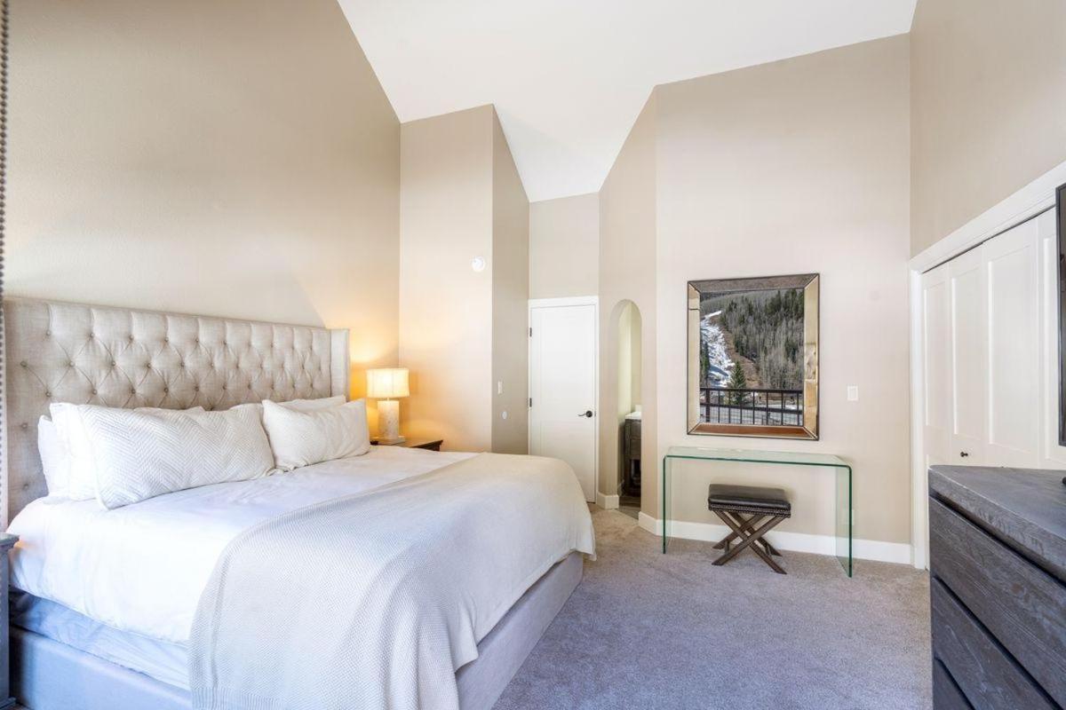 Apartment In Out In Town! Area Views, Fireplace, Hot Tub