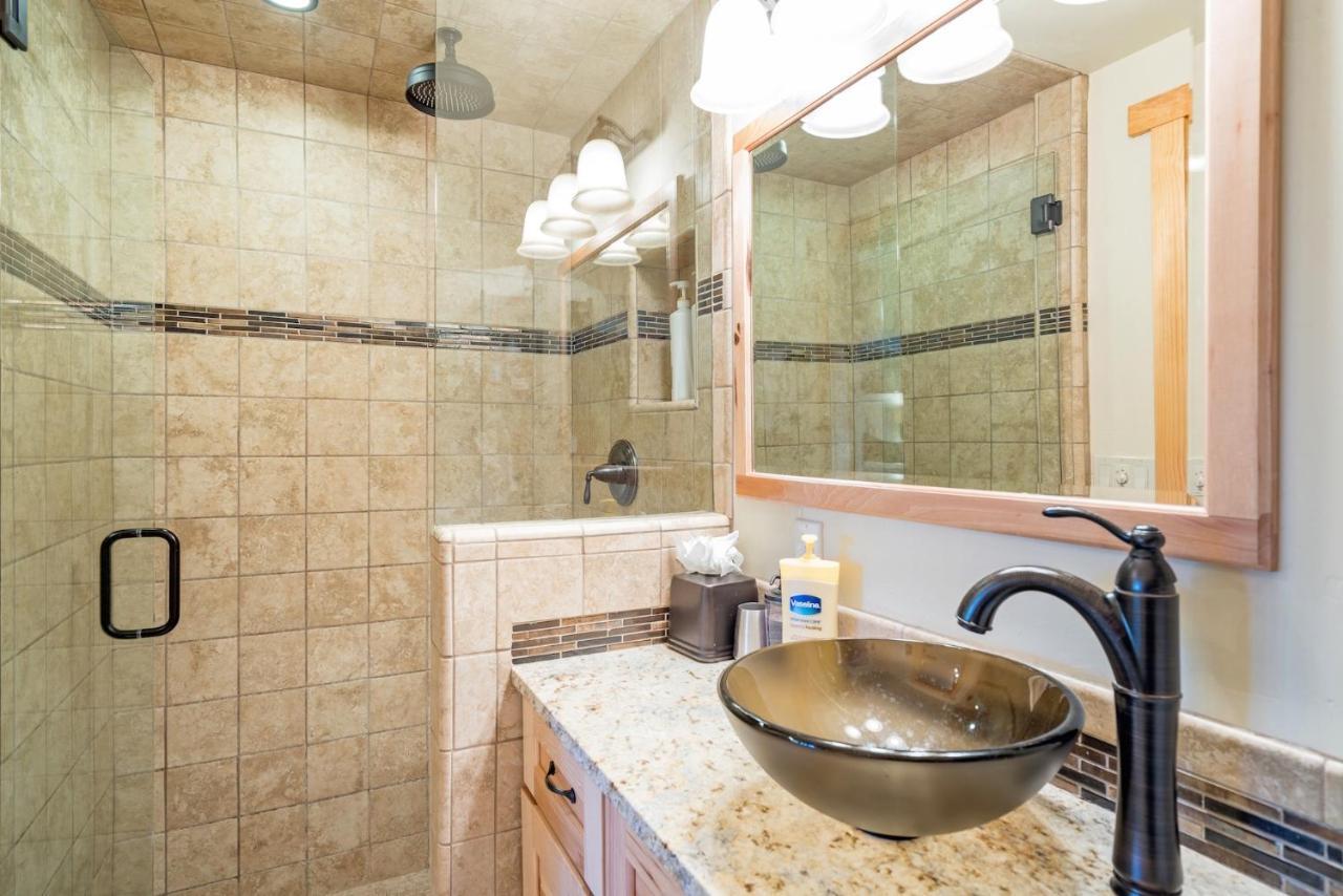 Charming W Kitchenette, Hot Tub Near River