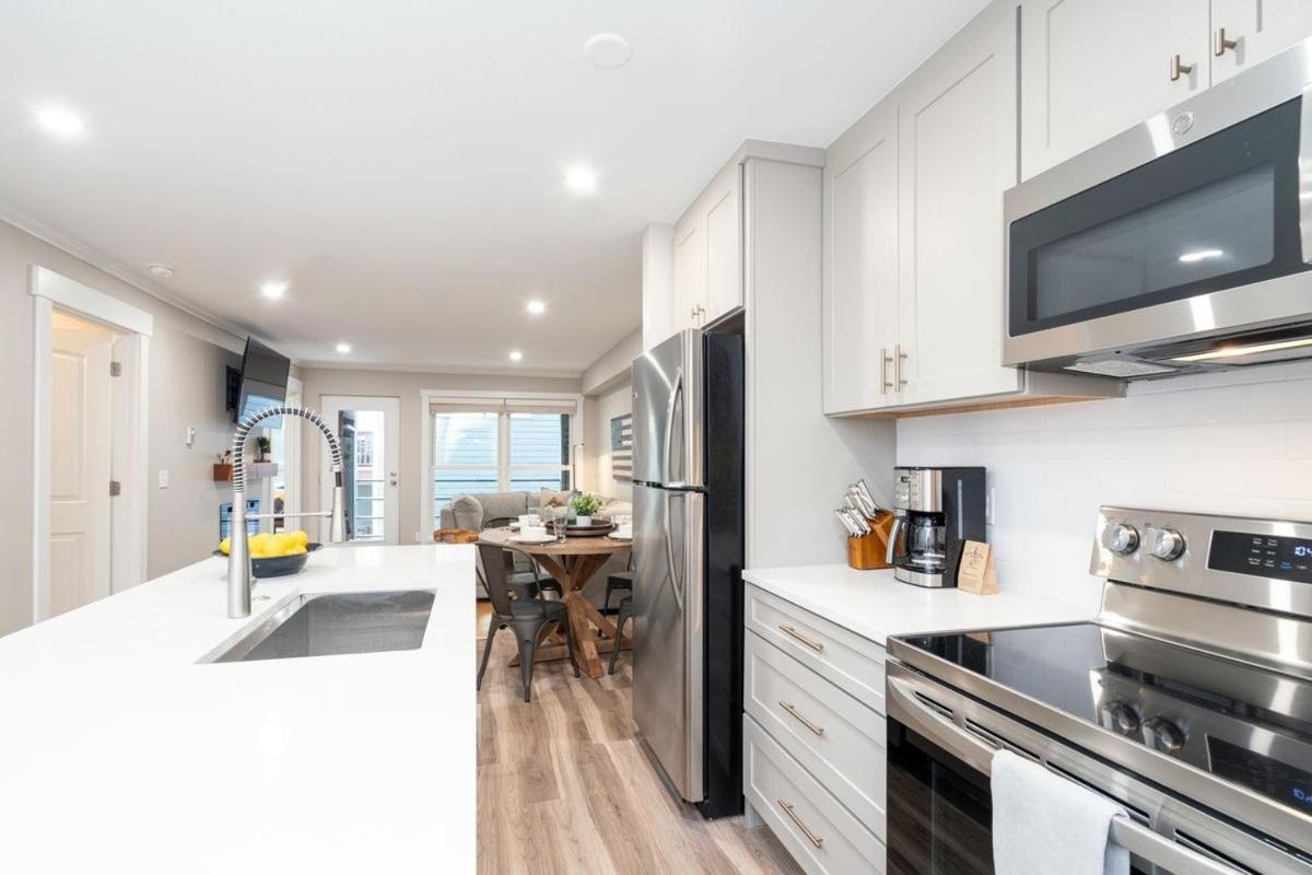 Perfect Location! King Bed, Full Kitchen, Walk To Gondola Apartment *