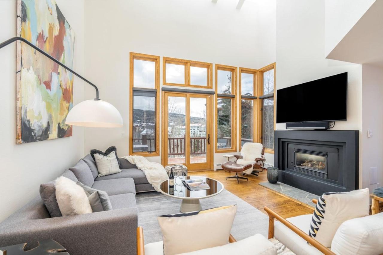 Mountain Village Panoramic Views, Hot Tub, Fireplace Townhouse Holiday home *