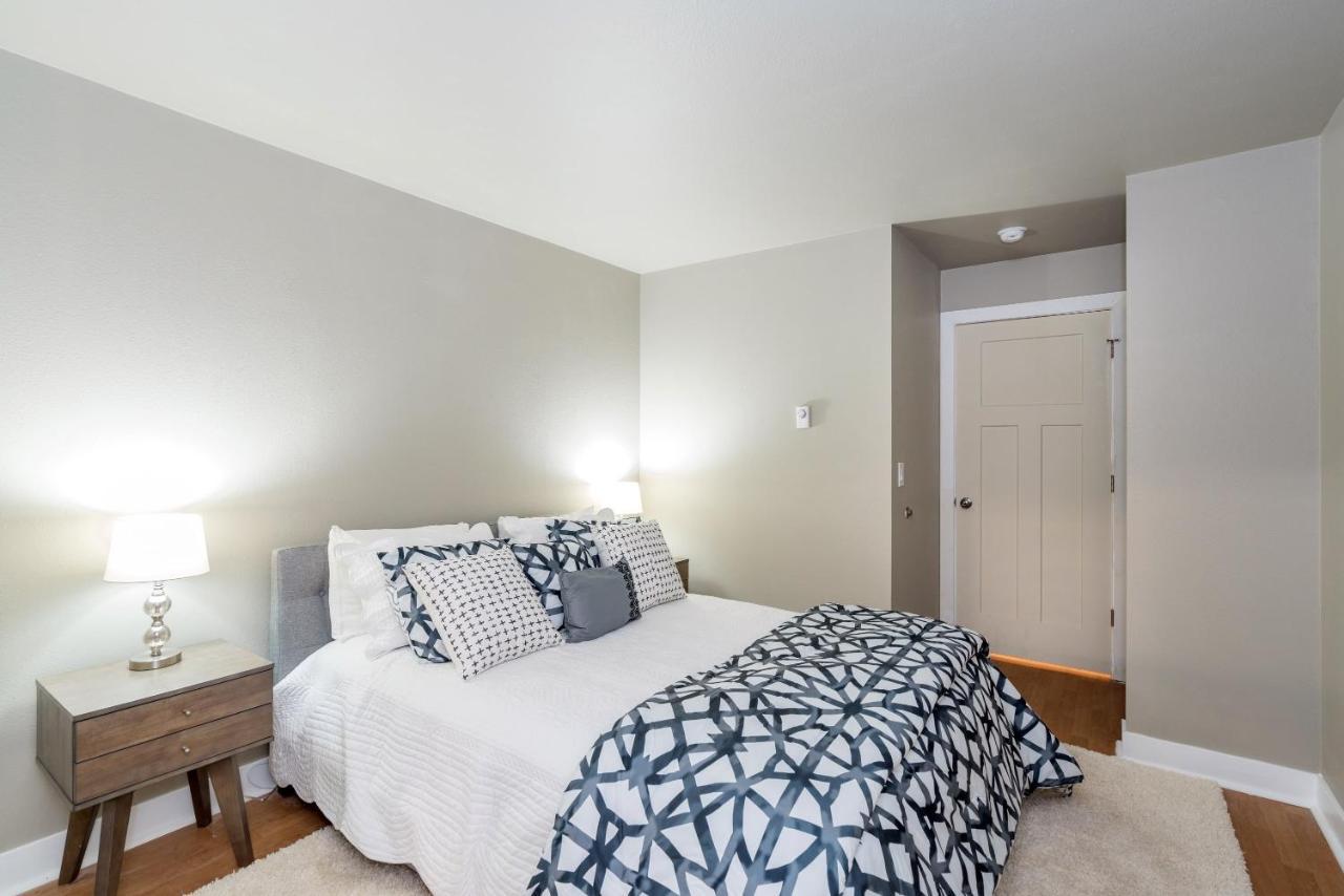 Stylish Convenience! Short Walk To Lifts, Gondola, Main St, Fall Line 210 Apartment *