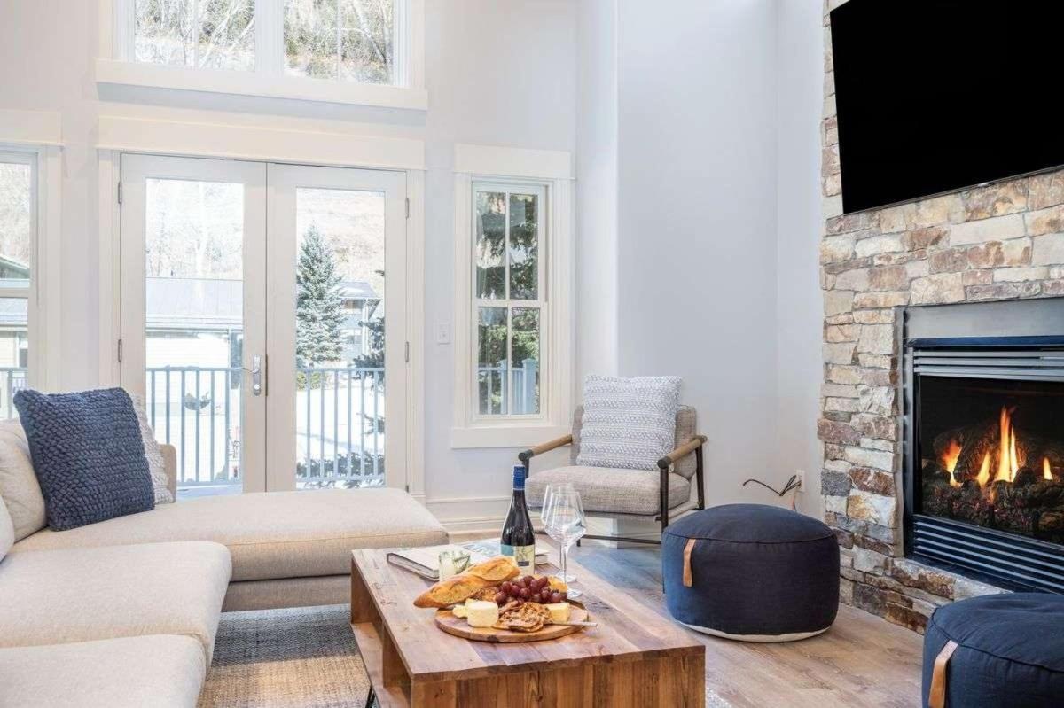 Holiday home Lux With Gas Fireplace, Hot Tub, 8 Min To Lift 7 - Bunk For Kids!