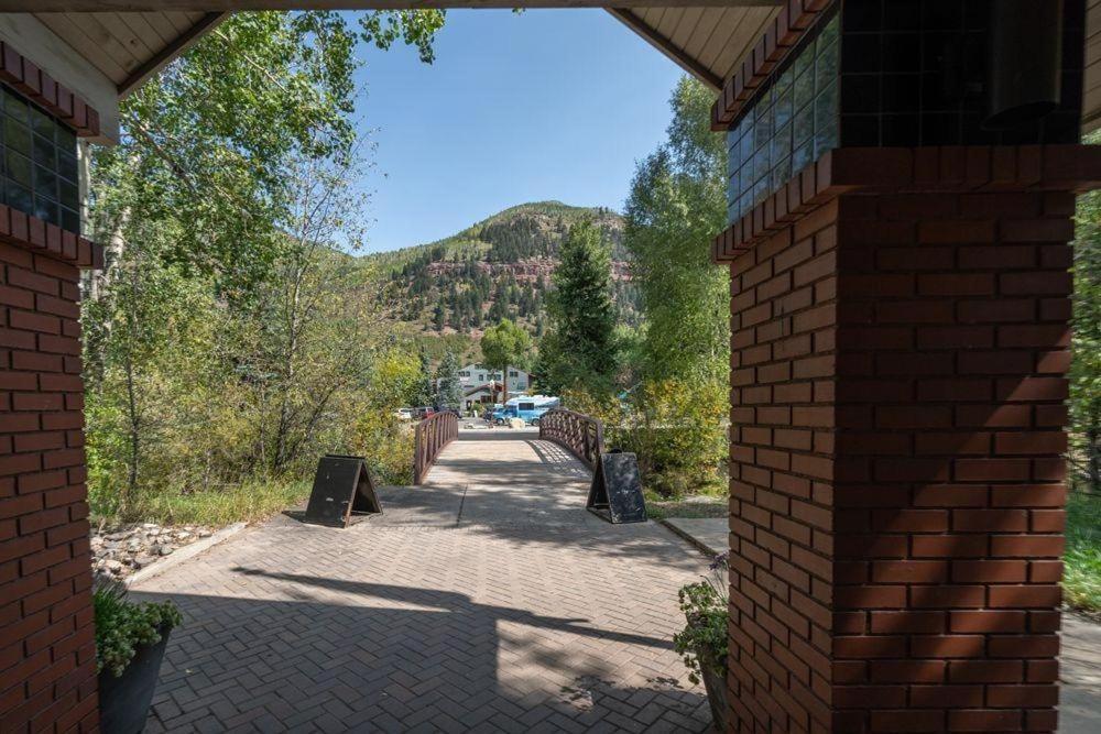 In Out In Town! Area Views, Fireplace, Hot Tub Apartment