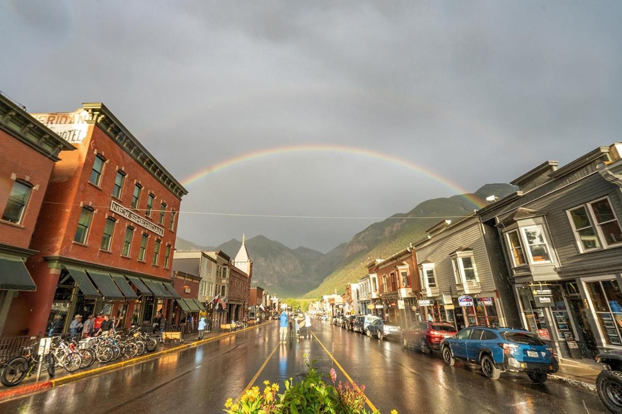 Apartment In Out In Town! Area Views, Fireplace, Hot Tub Telluride