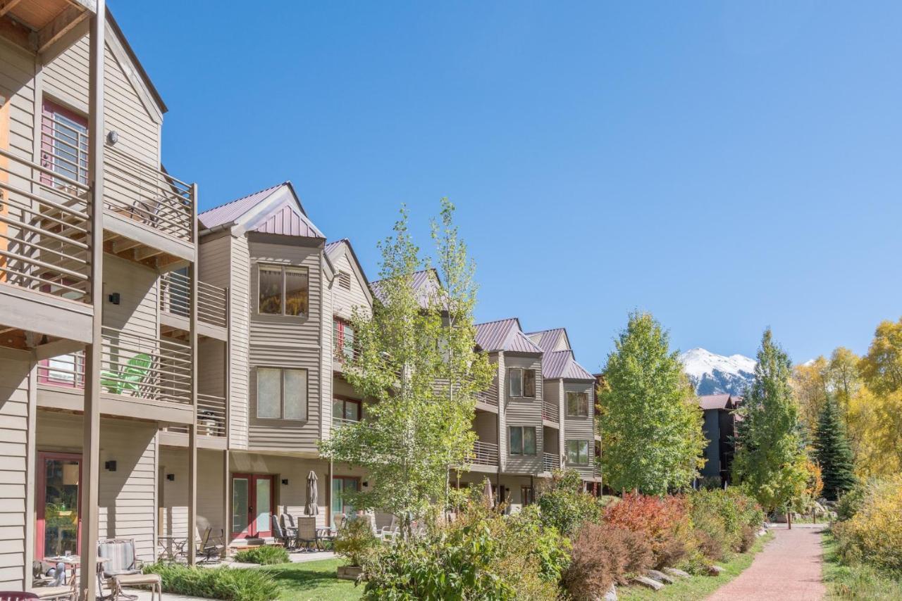 Walk To Ski, Stylish & Bright! Ground Floor, Hot Tub, Pool *