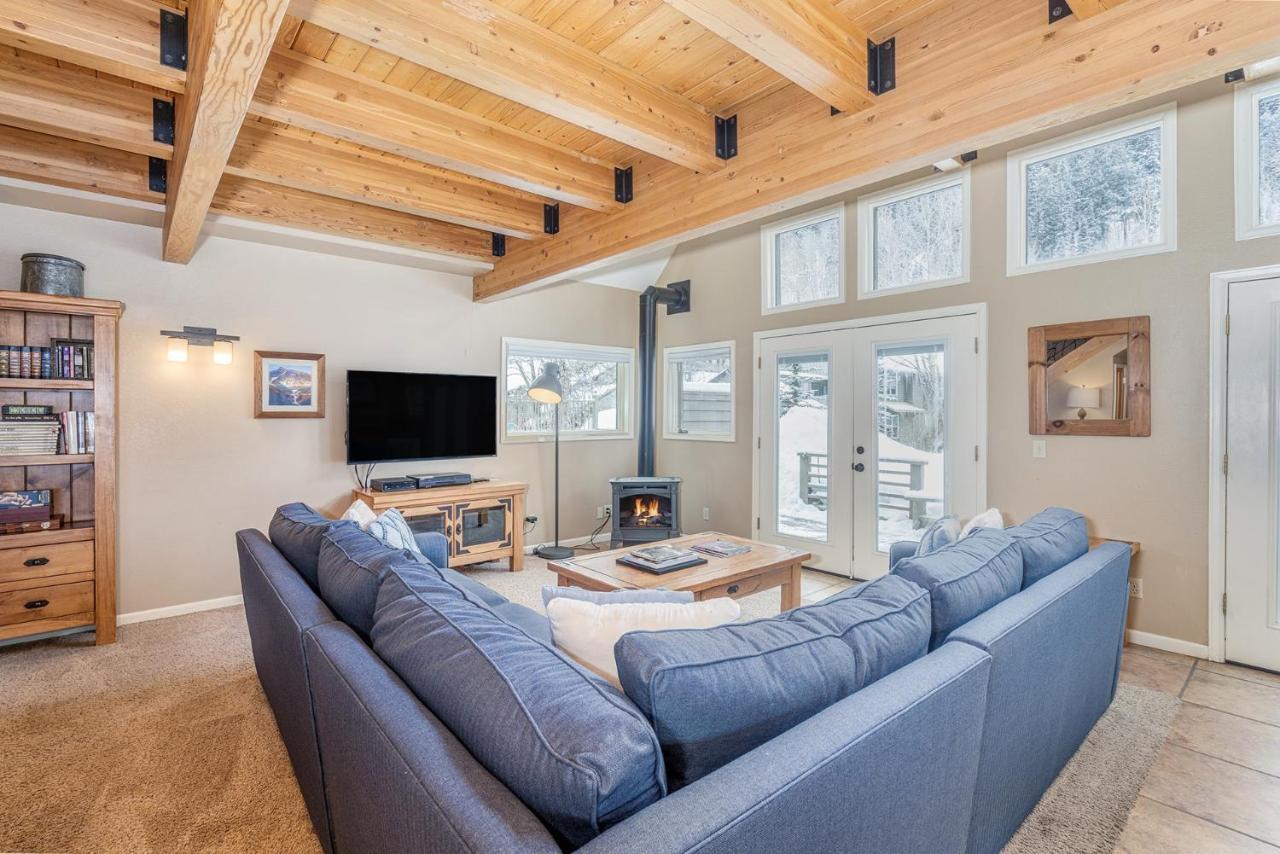 Huge Riverfront Deck, Walk Everywhere - Viking 100a Apartment *