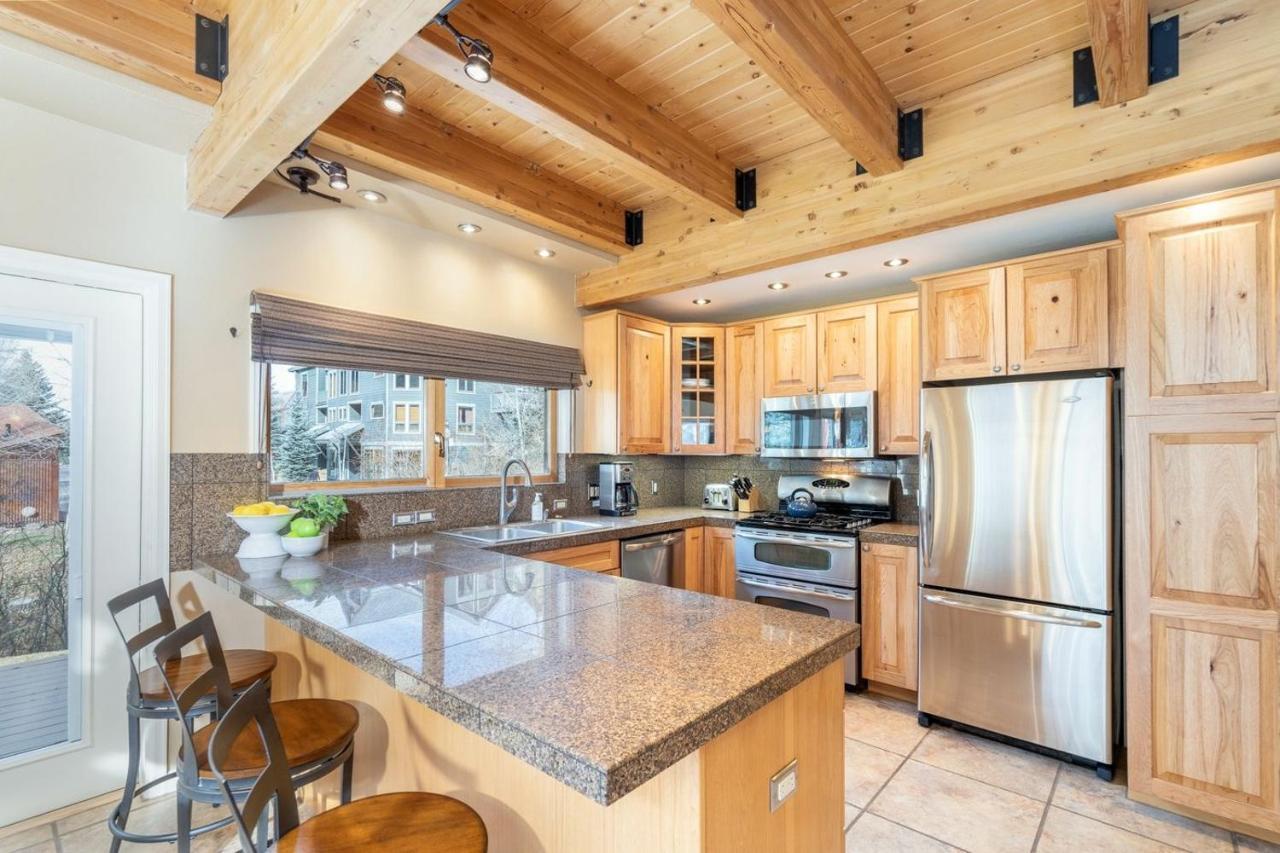 Apartment Huge Riverfront Deck, Walk Everywhere - Viking 100a *