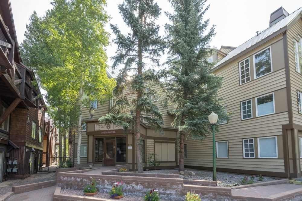 Sunny Condo, Box Canyon Views, Pool & Hot Tub Telluride