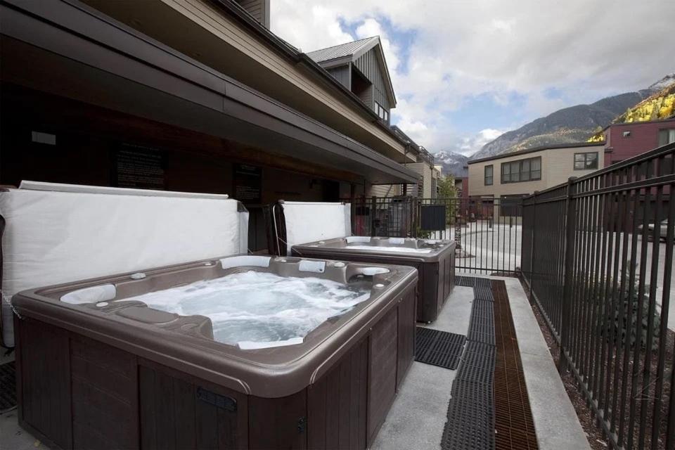 Apartment Cimarron 33 *
