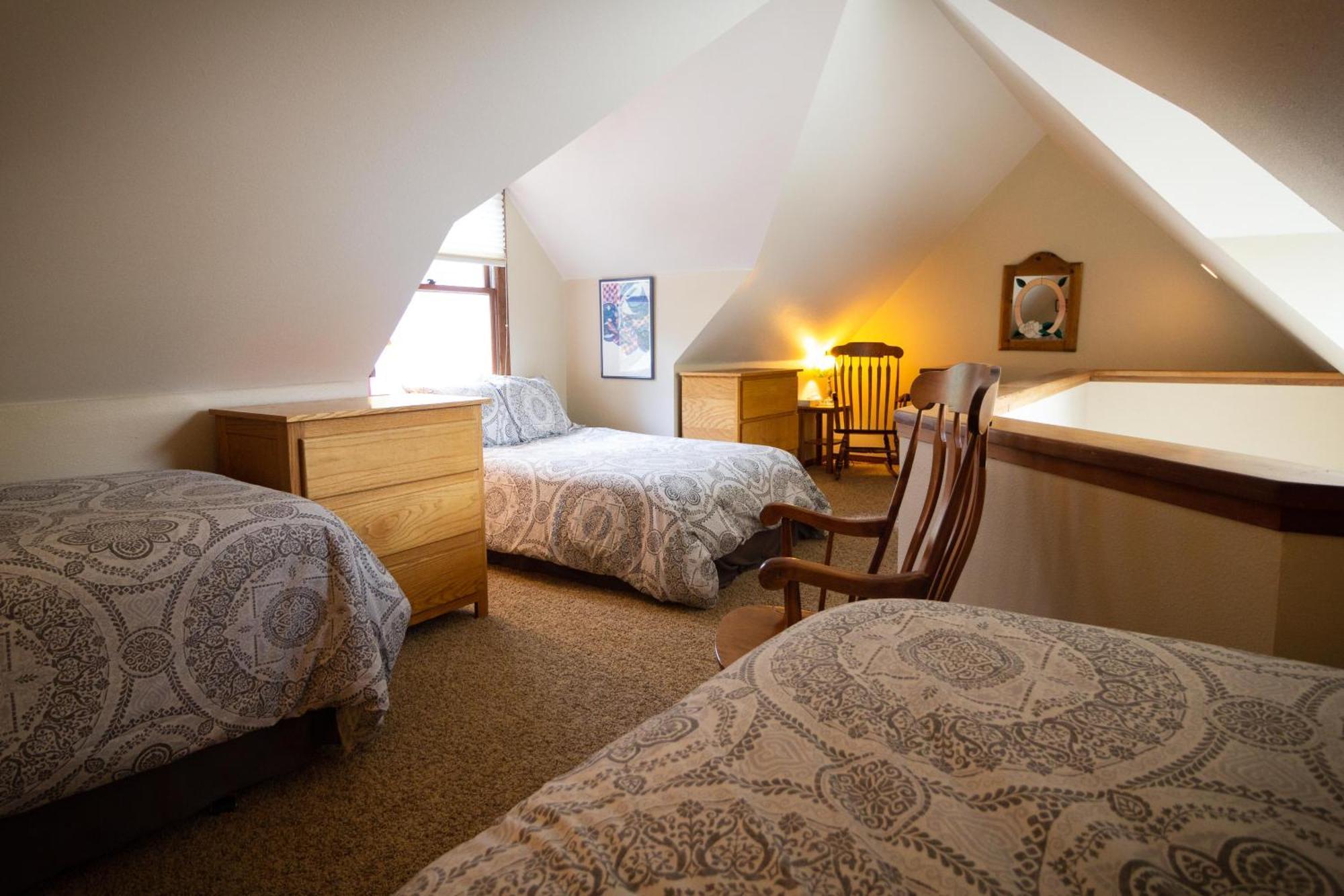 Classic Condo, Steps To Chair 7 And On Shuttle Route *