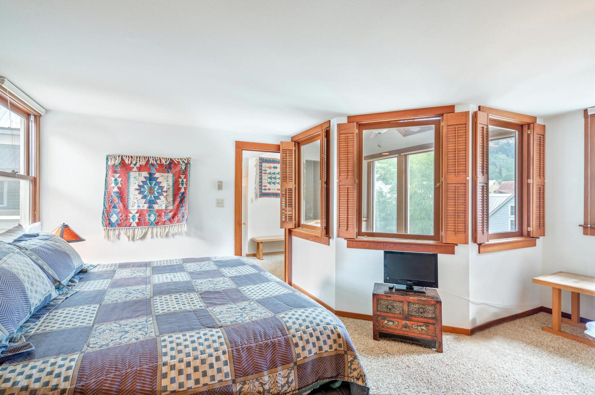 Classic Condo, Steps To Chair 7 And On Shuttle Route *