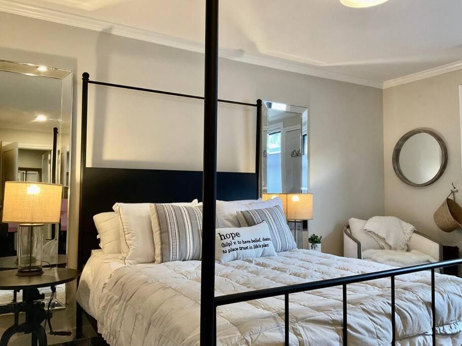 Apartment Beautiful Modern In-town Studio With Kitchenette Walk To Gondola, Center Of Town! *