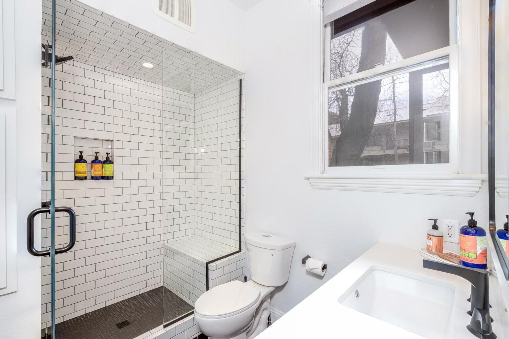 Tri-level Condo, Close To Coonskin Lift! *
