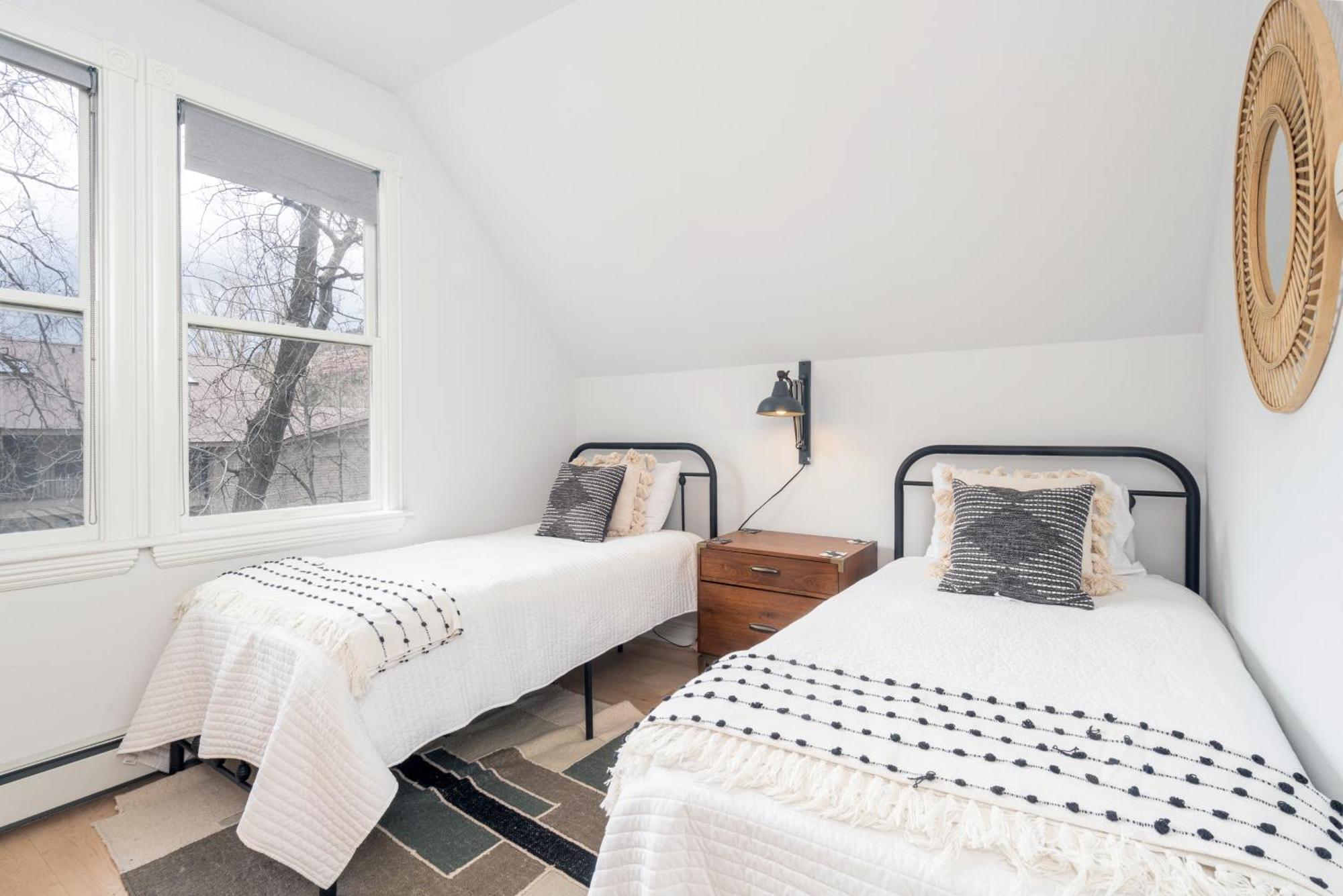 Tri-level Condo, Close To Coonskin Lift! * Telluride