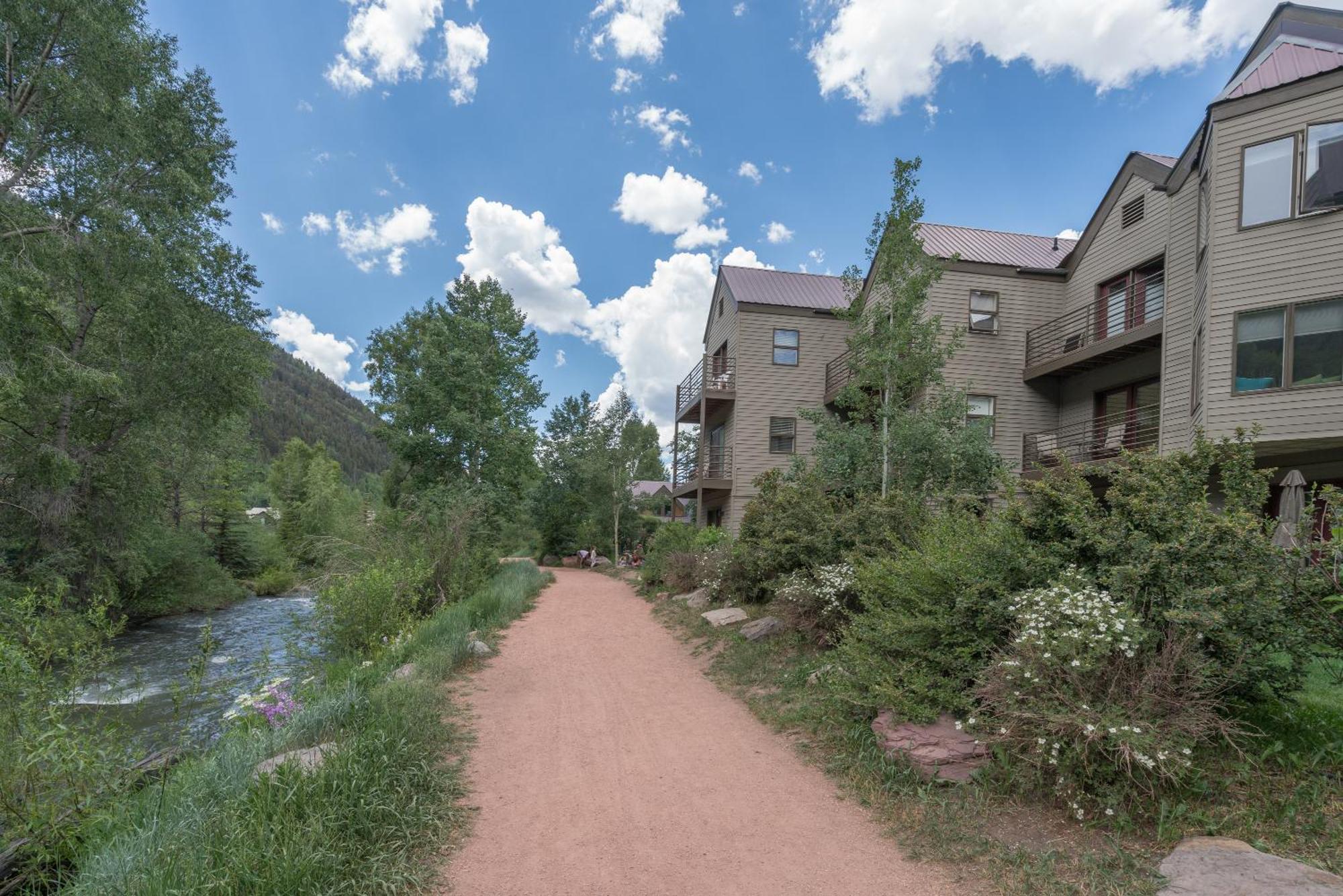 Holiday home A Slice Of Paradise By The River Telluride