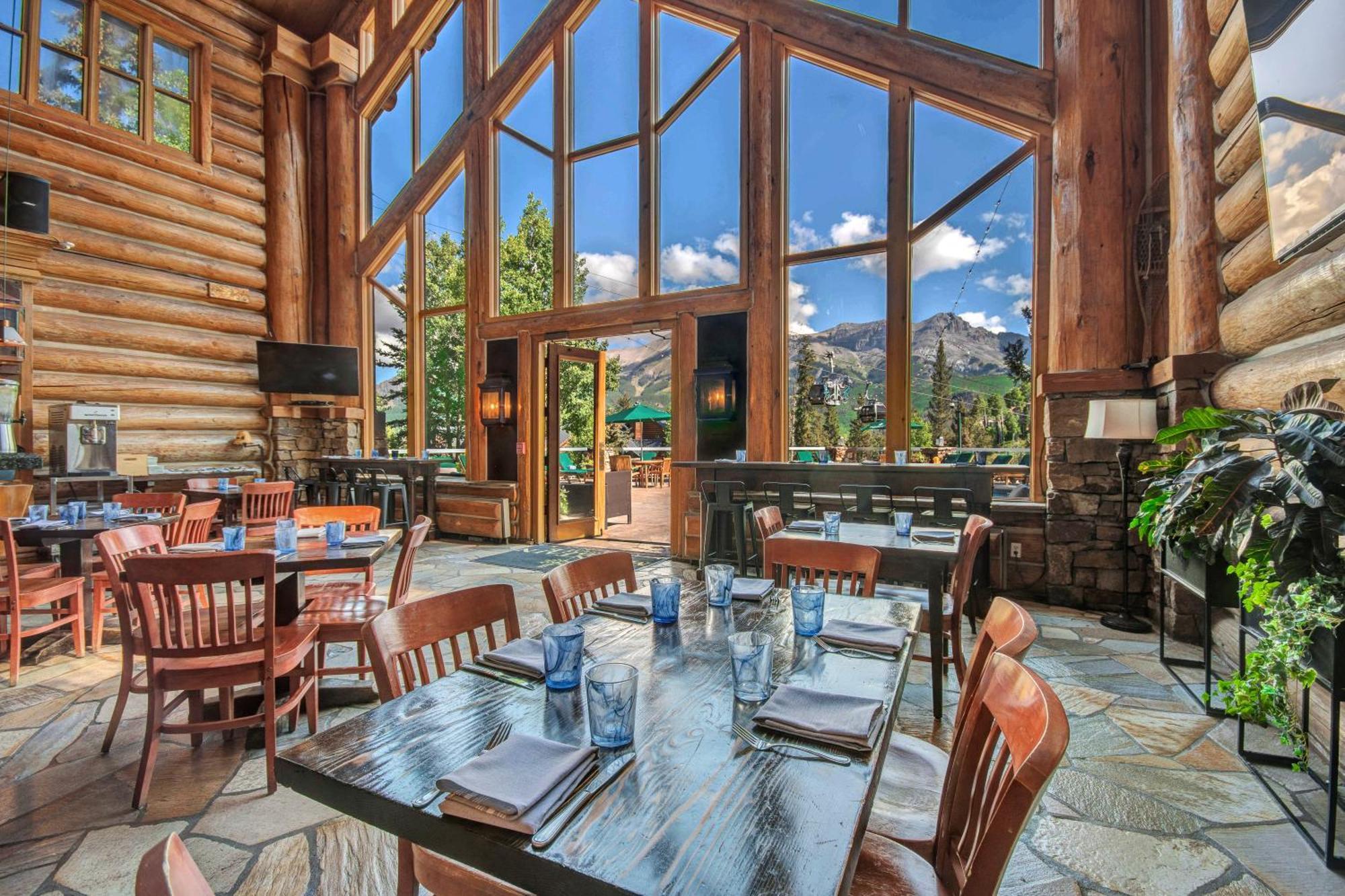Mountain Lodge *
