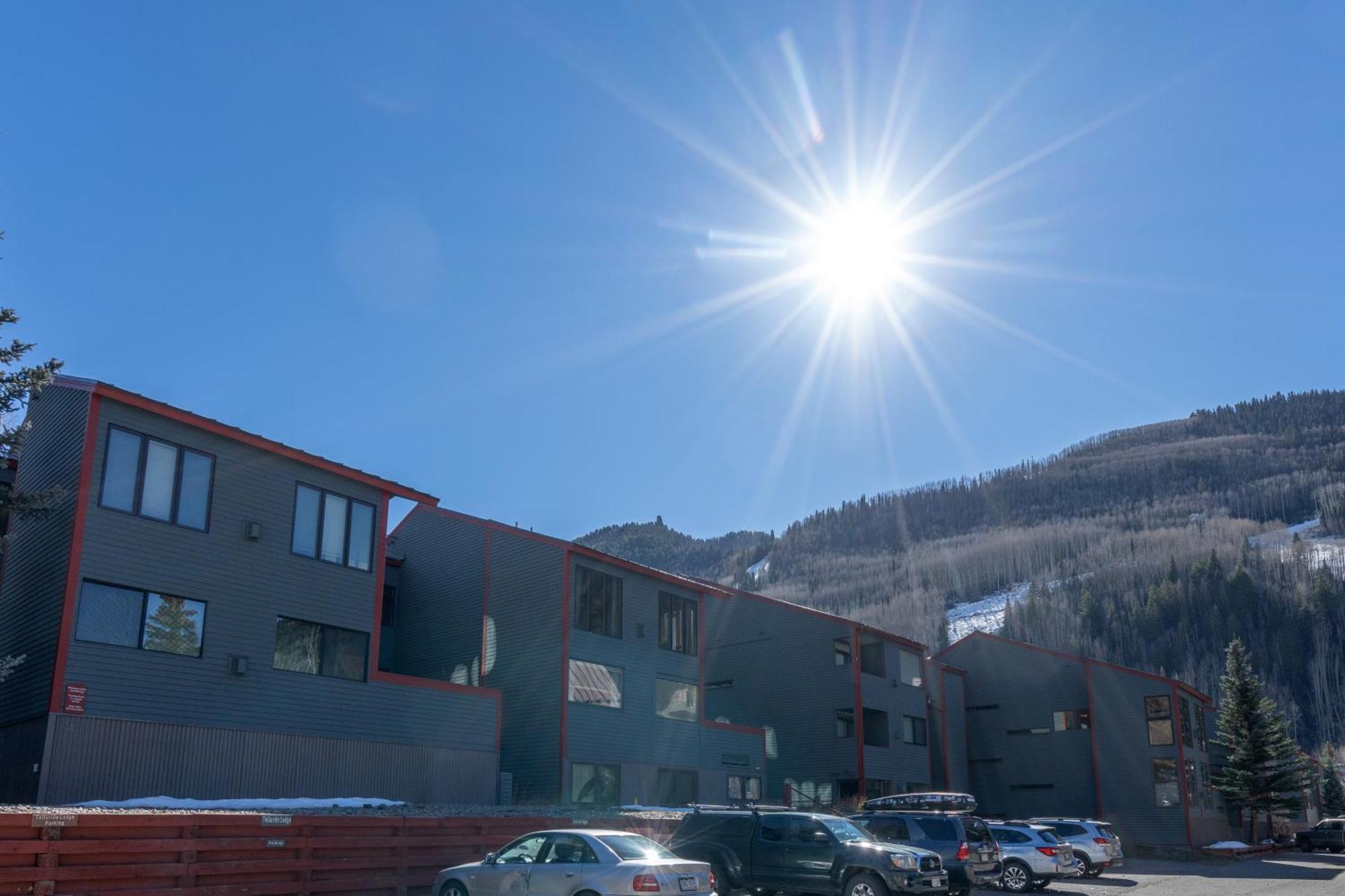 Spacious 3 Bedroom Easy Walk To Grocery Store And Chairlift 7 Holiday home *