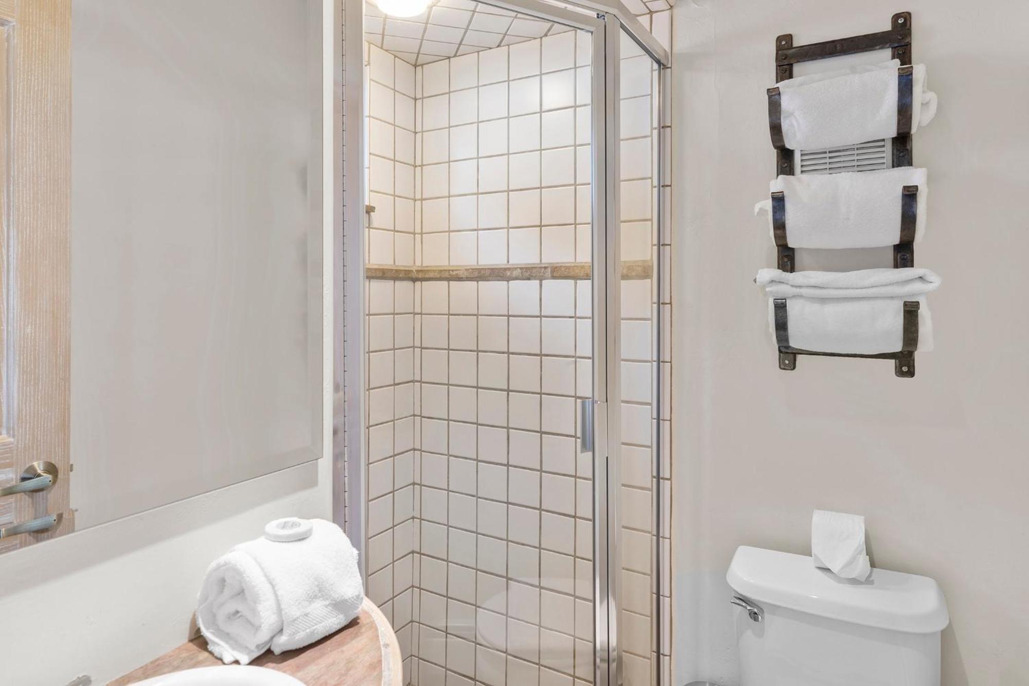 In Out 5 Minute Walk To Everything *