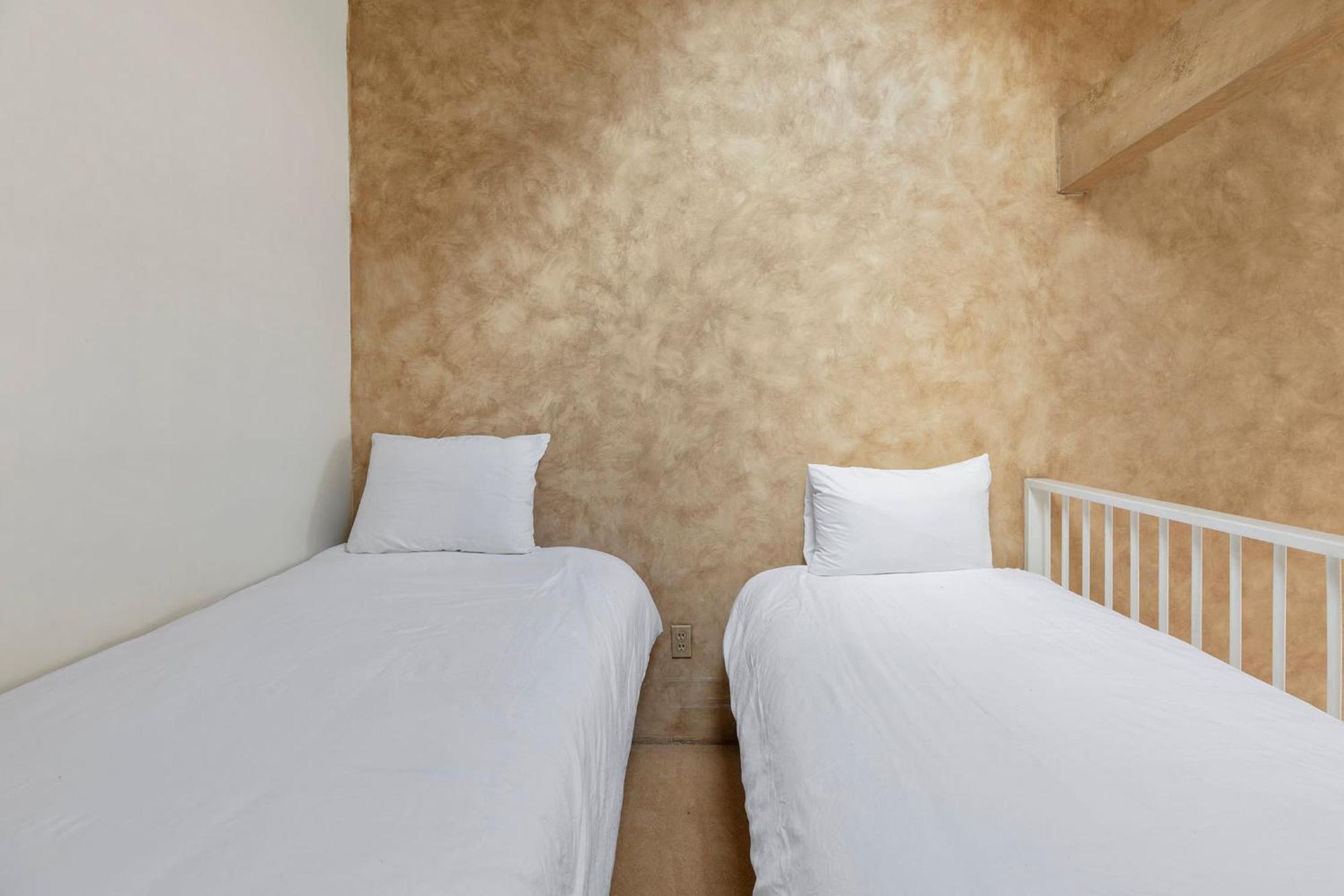 Holiday home In Out 5 Minute Walk To Everything *