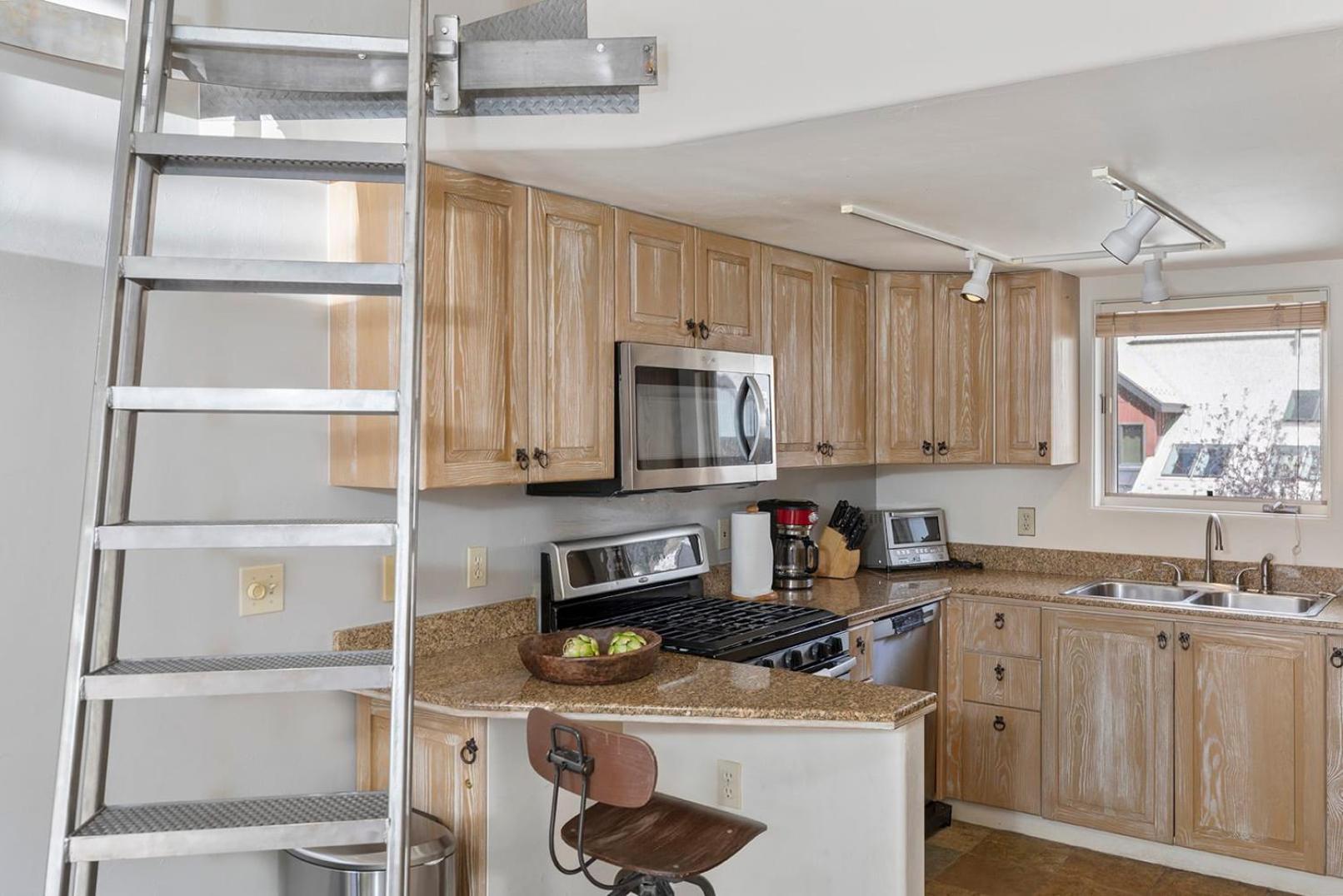 Luxury - Open For Bluegrass Telluride