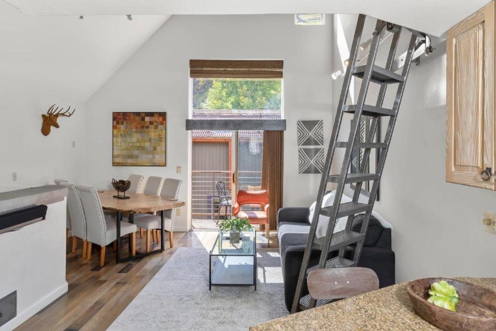 Luxury - Open For Bluegrass Telluride