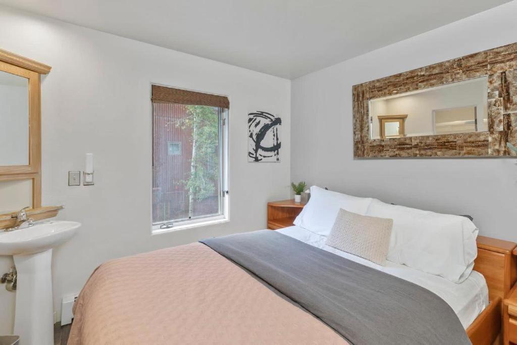 Luxury - Open For Bluegrass * Telluride