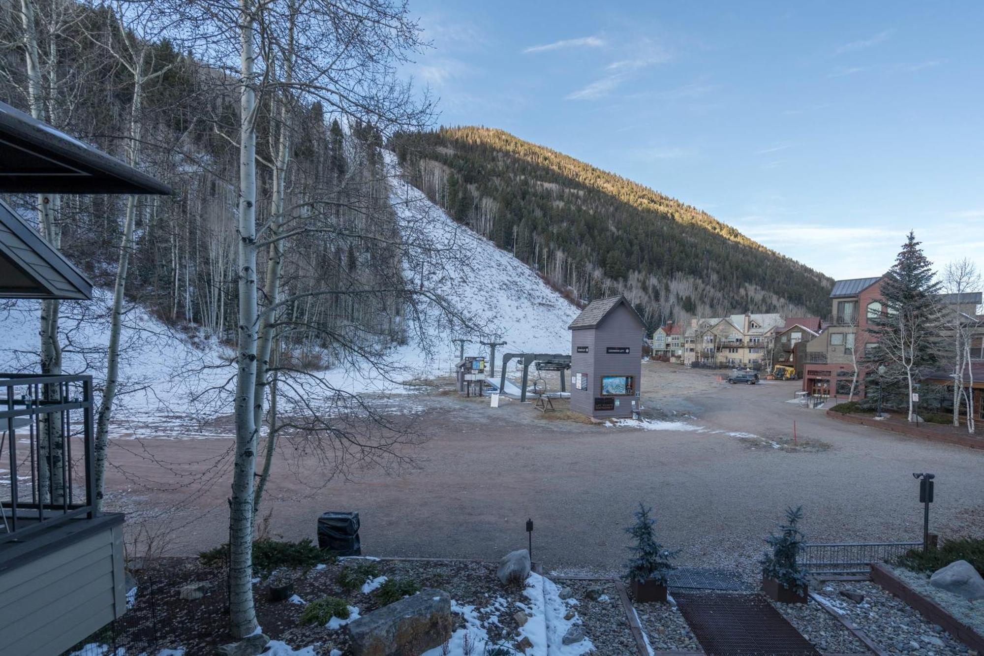 Cimarron 7 By Avantstay Ski-inski-out In Complex W Two Hot Tubs Holiday home