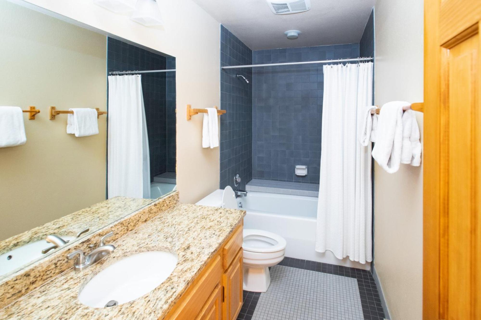 Cimarron 22 By Avantstay Ski-inski-out In Complex W Two Hot Tubs Permit12986