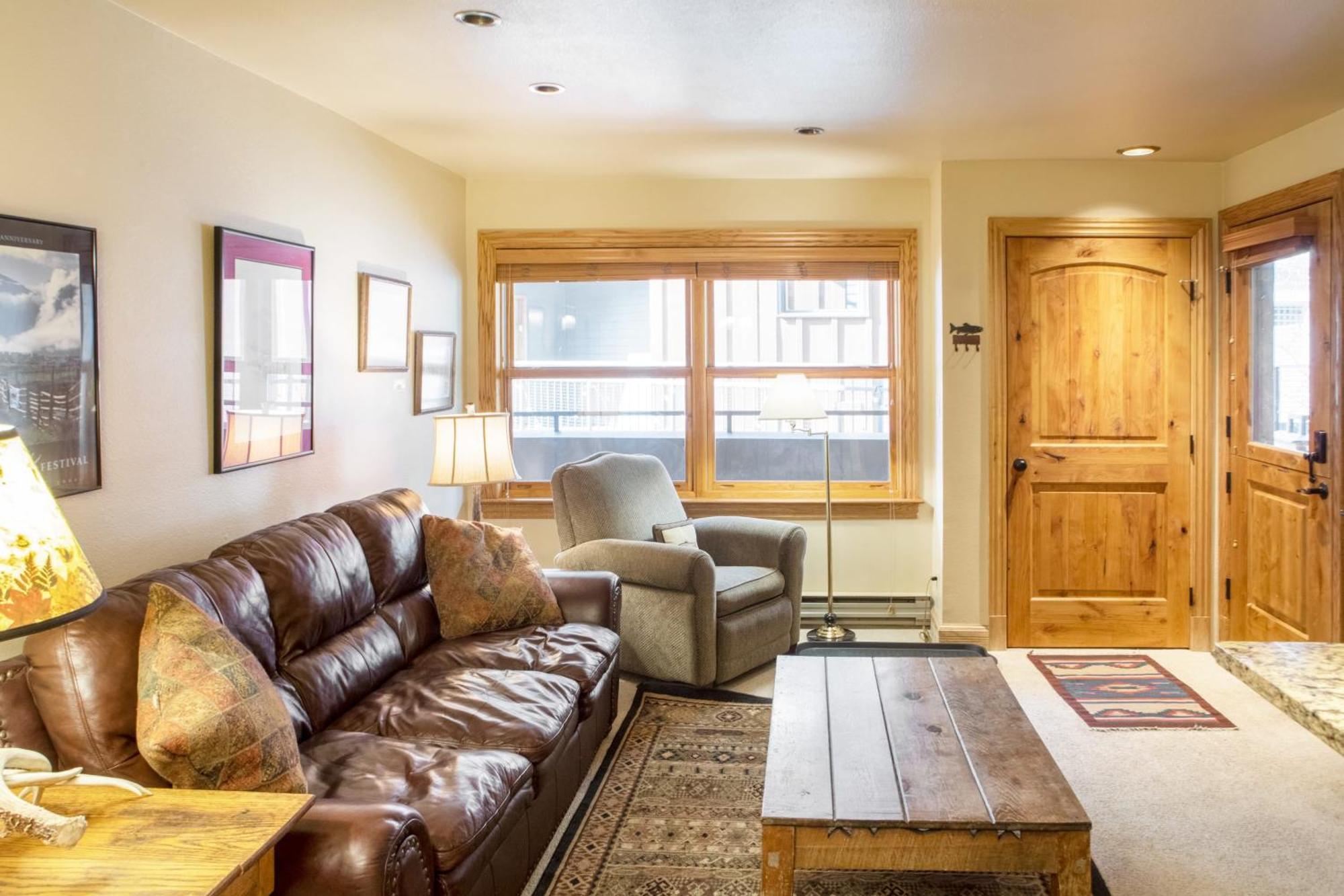 Holiday home Cimarron 22 By Avantstay Ski-inski-out In Complex W Two Hot Tubs Permit12986