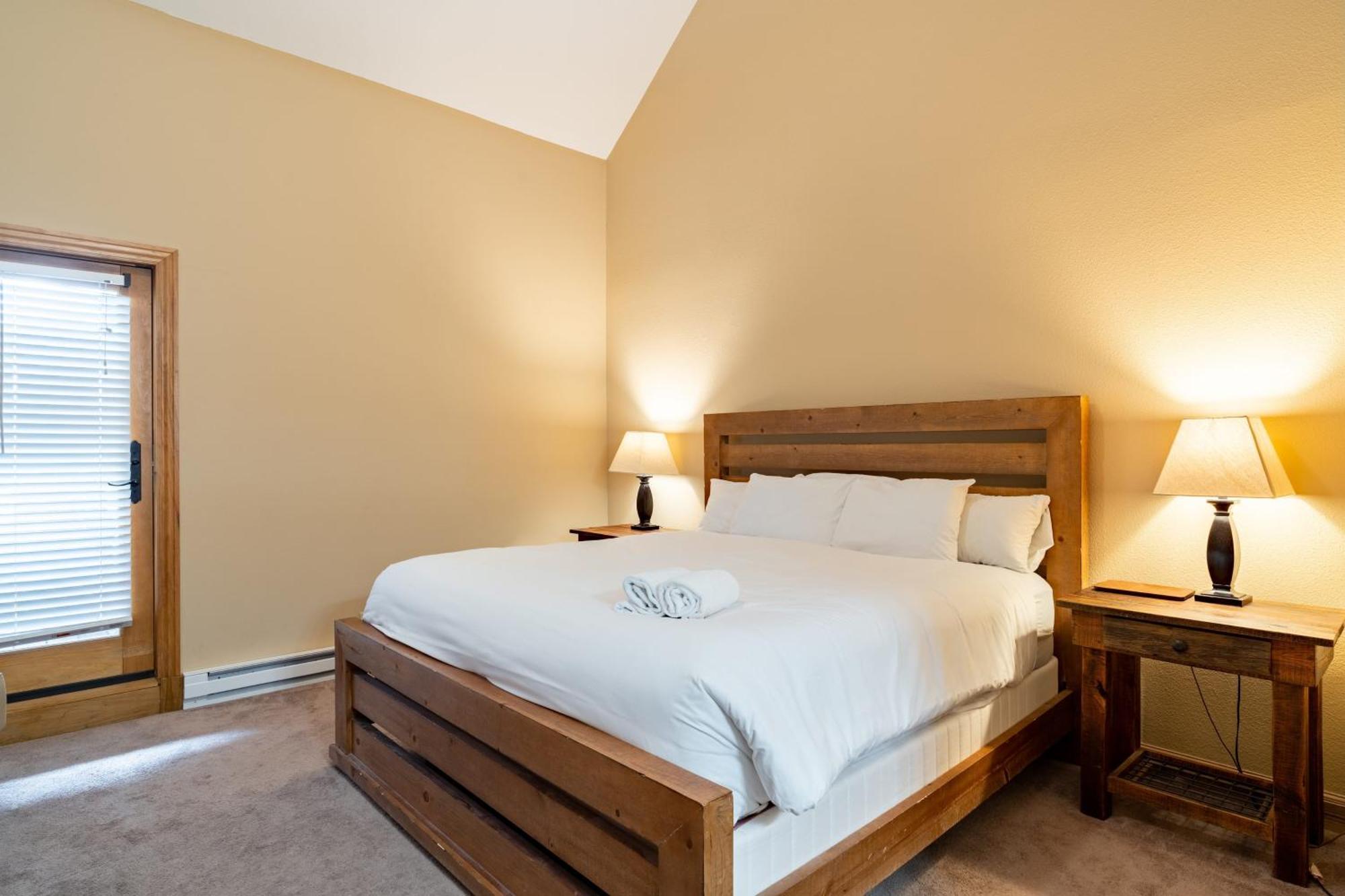 Holiday home Cimarron 35 By Avantstay Ski-inski-out Property In Complex W Two Hot Tubs *