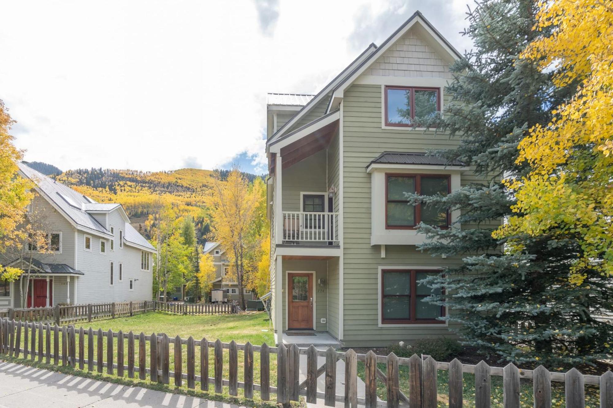 Holiday home Bachman Village 14 By Avantstay Close To Town The Slopes W Hot Tub Permit12038