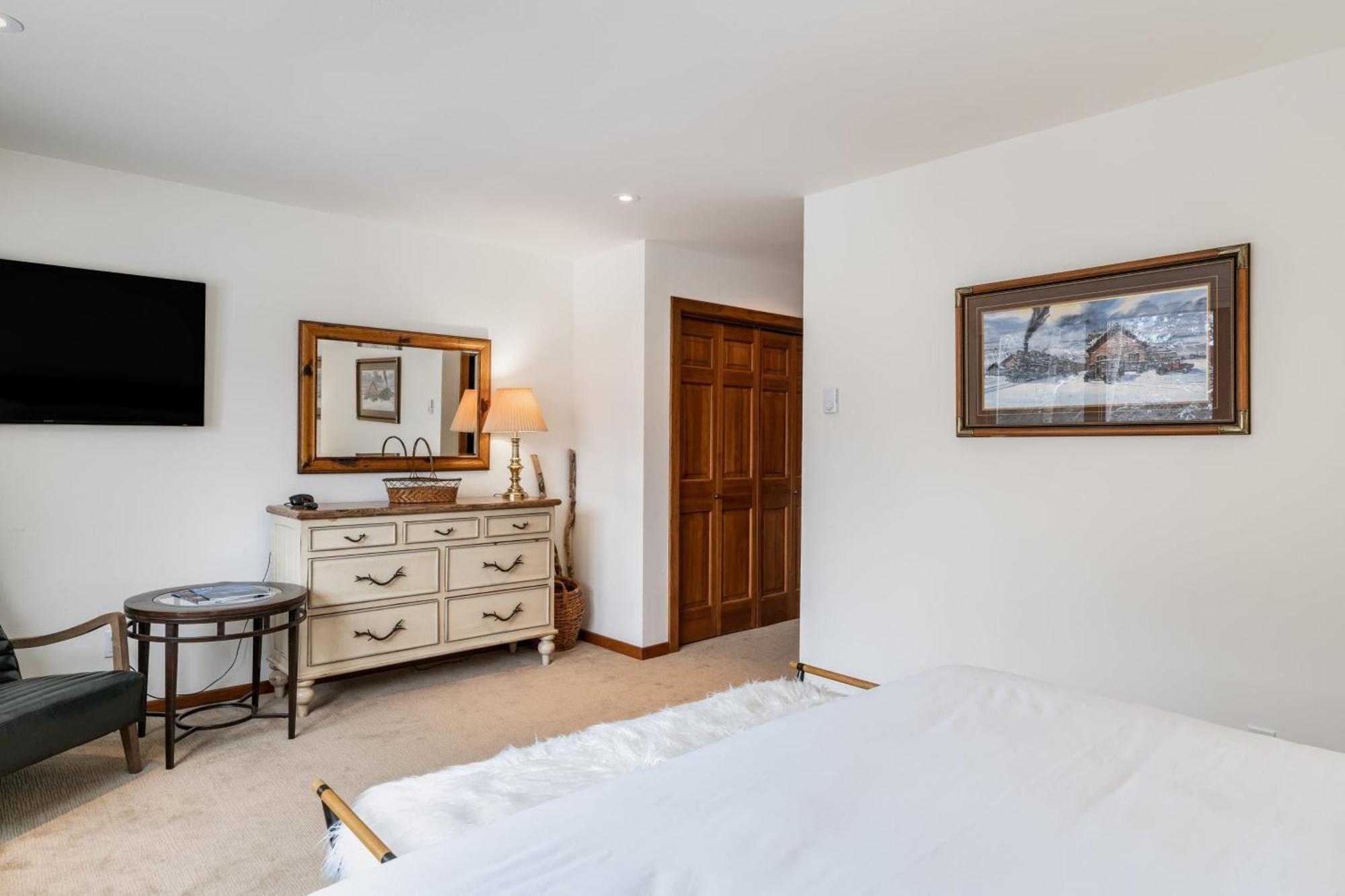 Riverside C202 By Avantstay Close To Downtown Town Park Lift 8 Holiday home