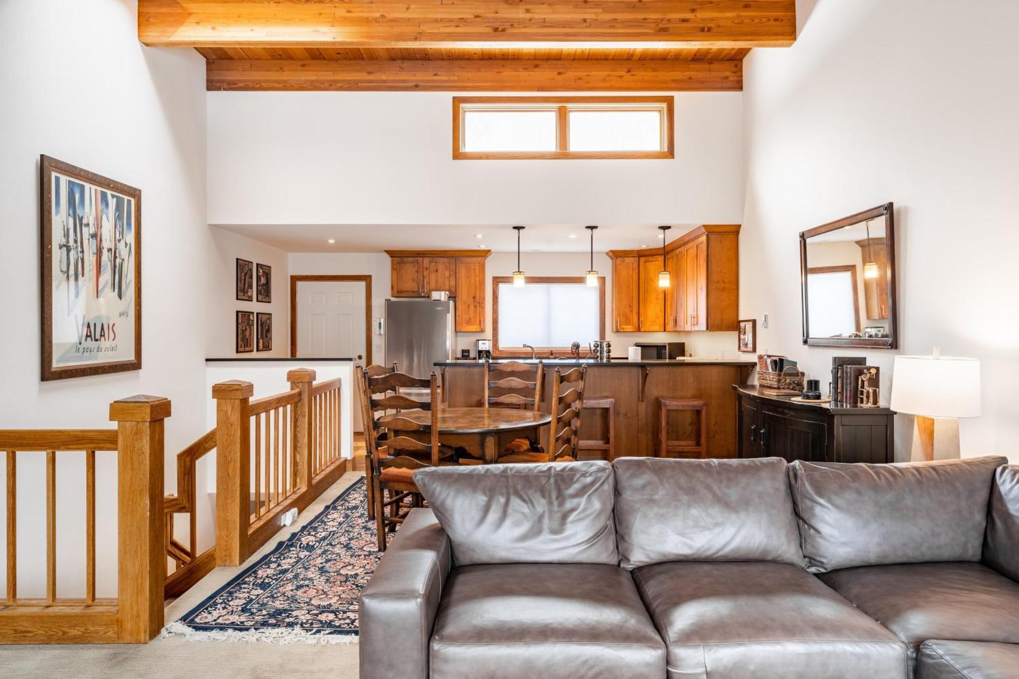 Riverside C202 By Avantstay Close To Downtown Town Park Lift 8 Holiday home