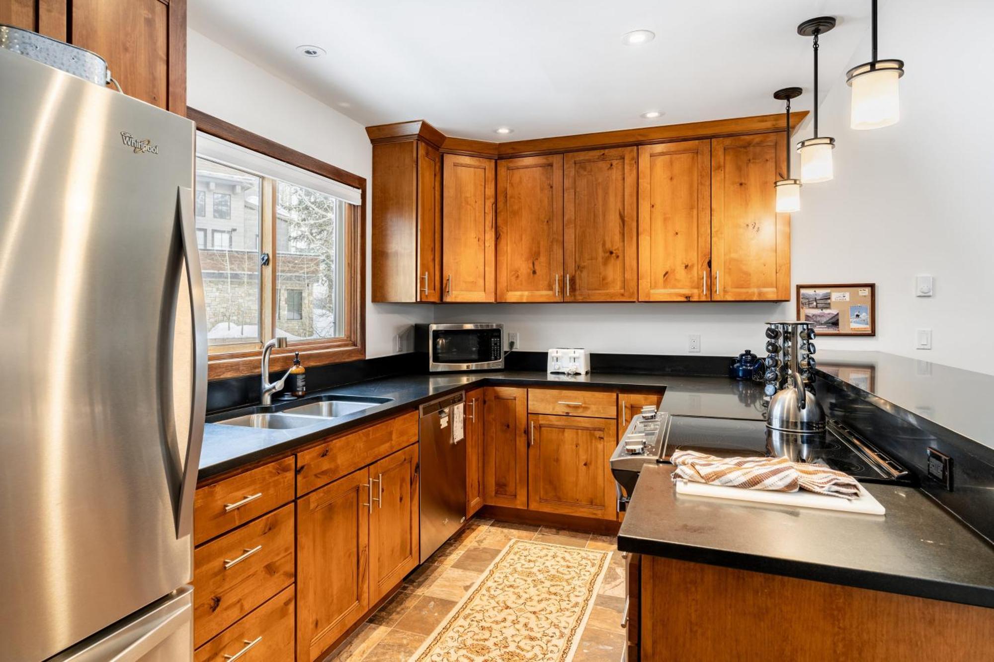 Riverside C202 By Avantstay Close To Downtown Town Park Lift 8 *