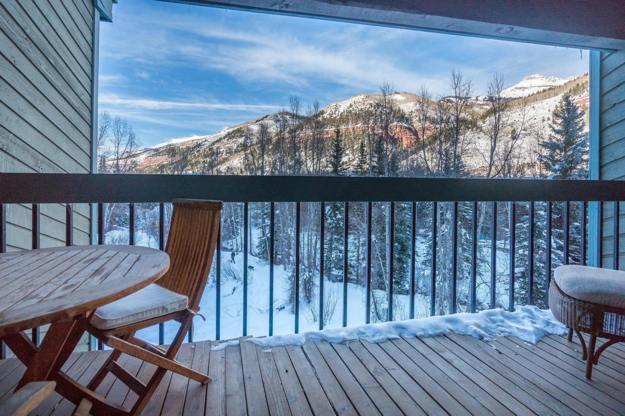 Riverside C202 By Avantstay Close To Downtown Town Park Lift 8 Holiday home