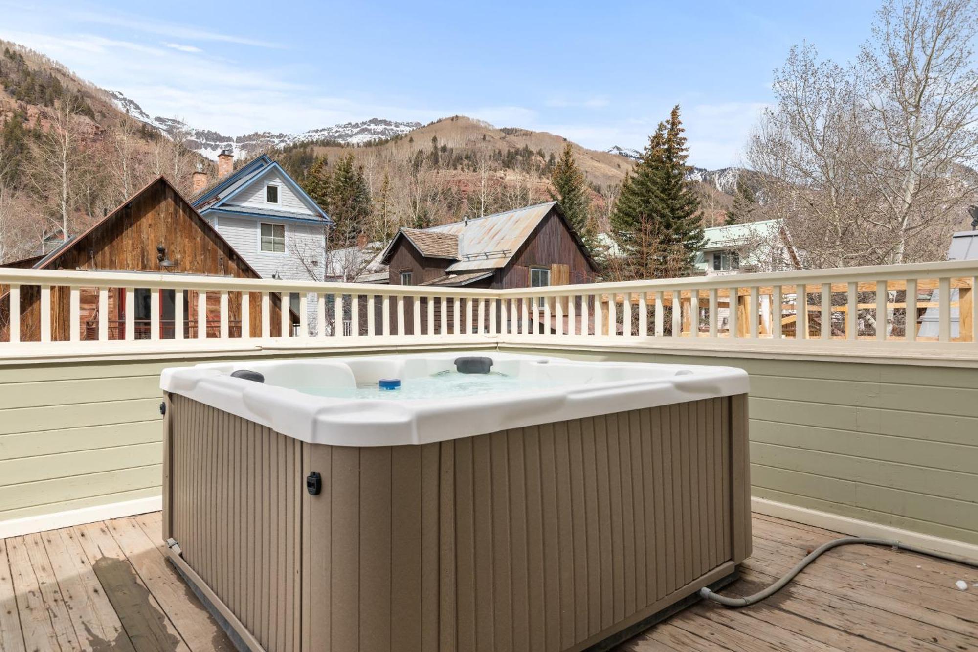 Holiday home Legacy House By Avantstay Beautiful 4bdr In Great Location W Hot Tub *