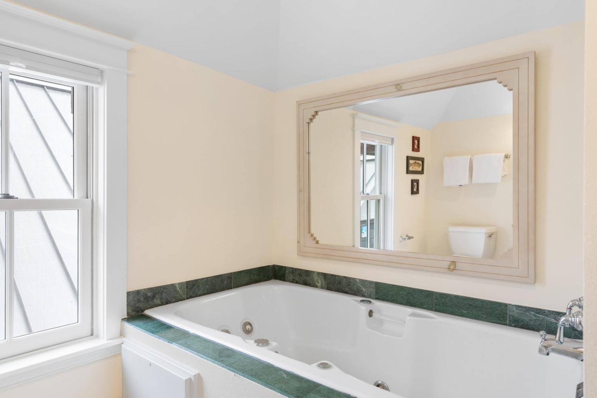 Legacy House By Avantstay Beautiful 4bdr In Great Location W Hot Tub