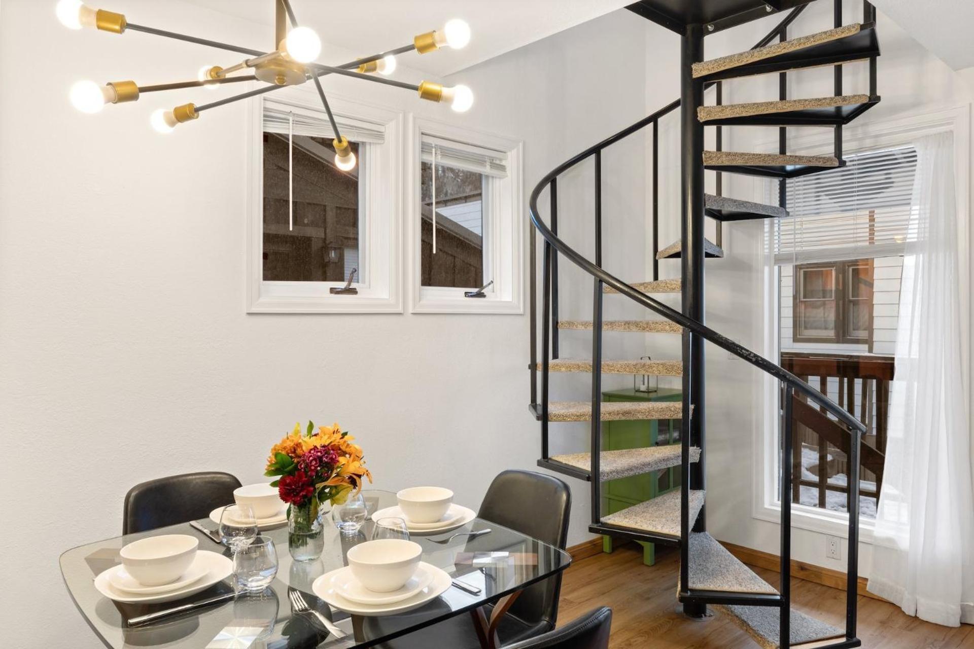 Apartment Comfort, Style, Short Walk To Town Park & Gondola