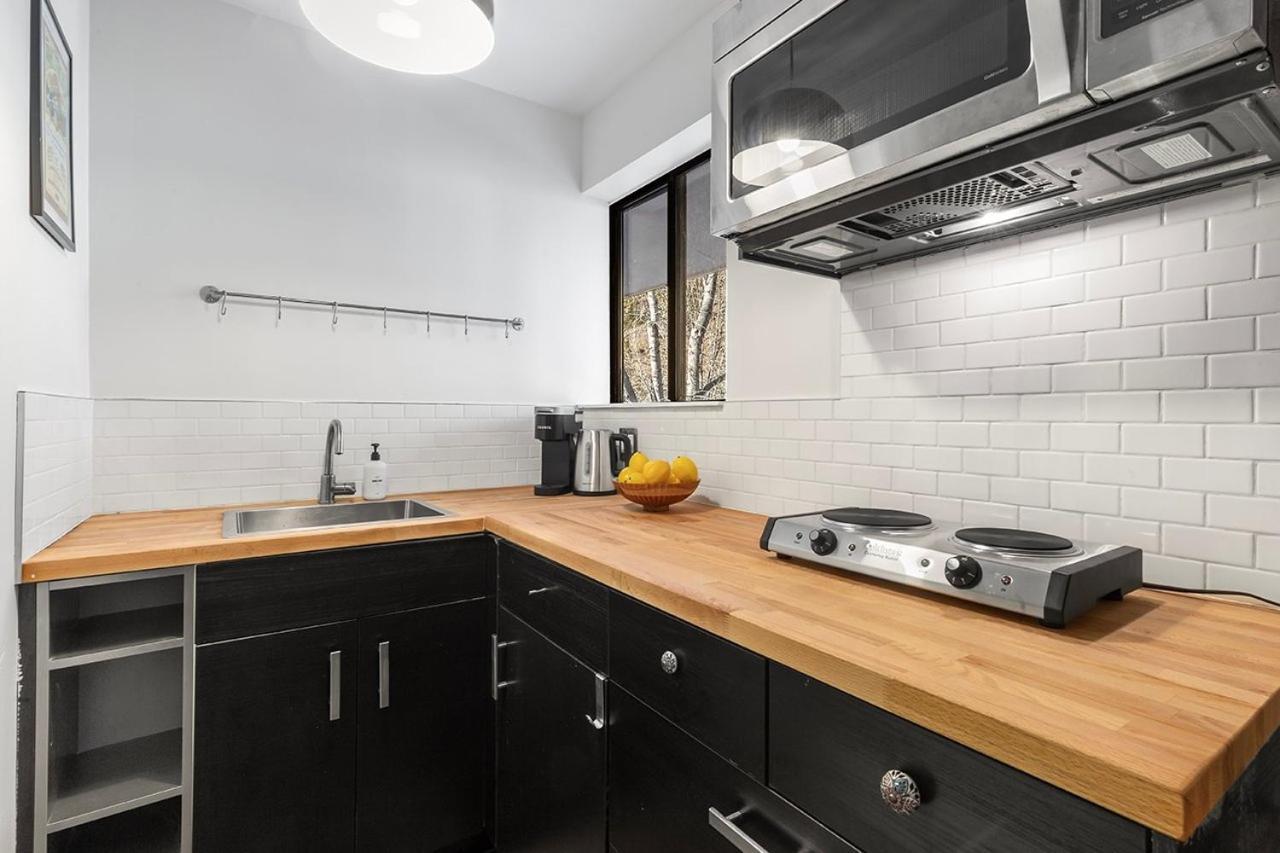 Apartment Tomboy 144 *