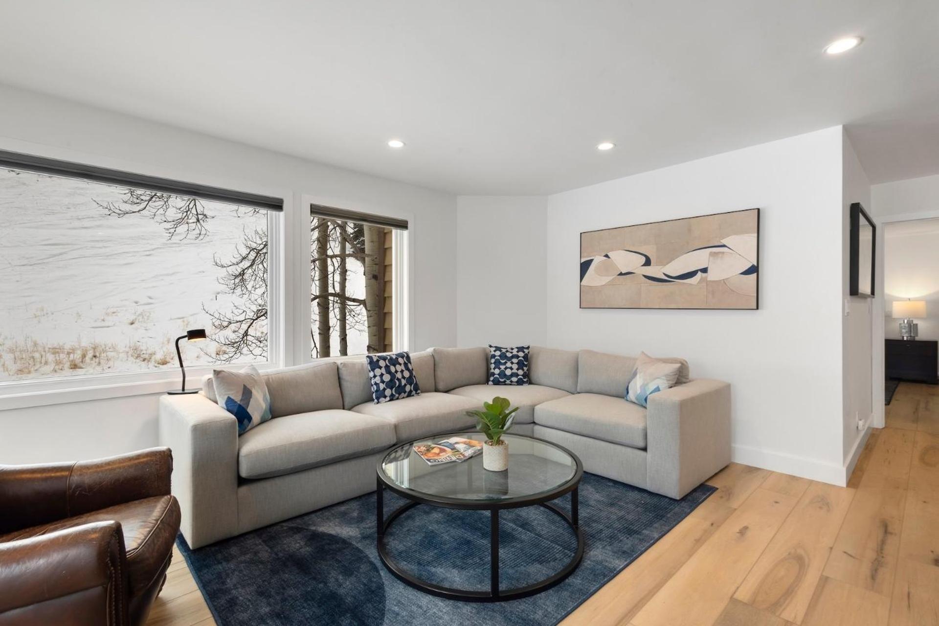 Sunny Condo, Box Canyon Views, Pool & Hot Tub Apartment Telluride